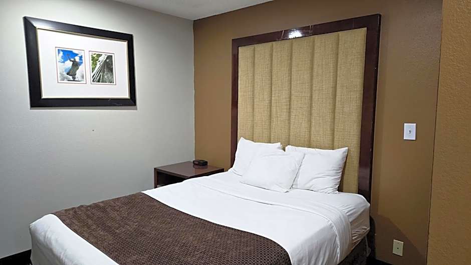 TownHouse Extended Stay Hotel Downtown