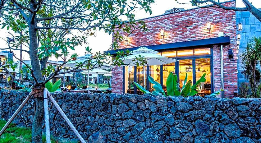 Arts Spa and Pool Villa