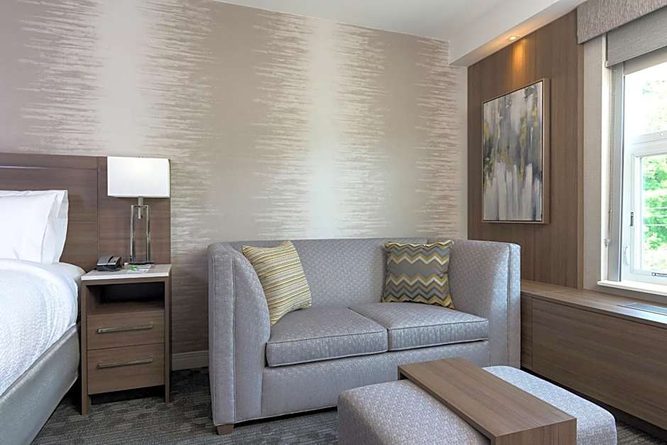 Courtyard by Marriott Edgewater NYC Area