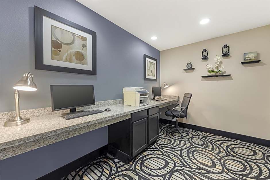 Best Western Plus Sand Bass Inn & Suites