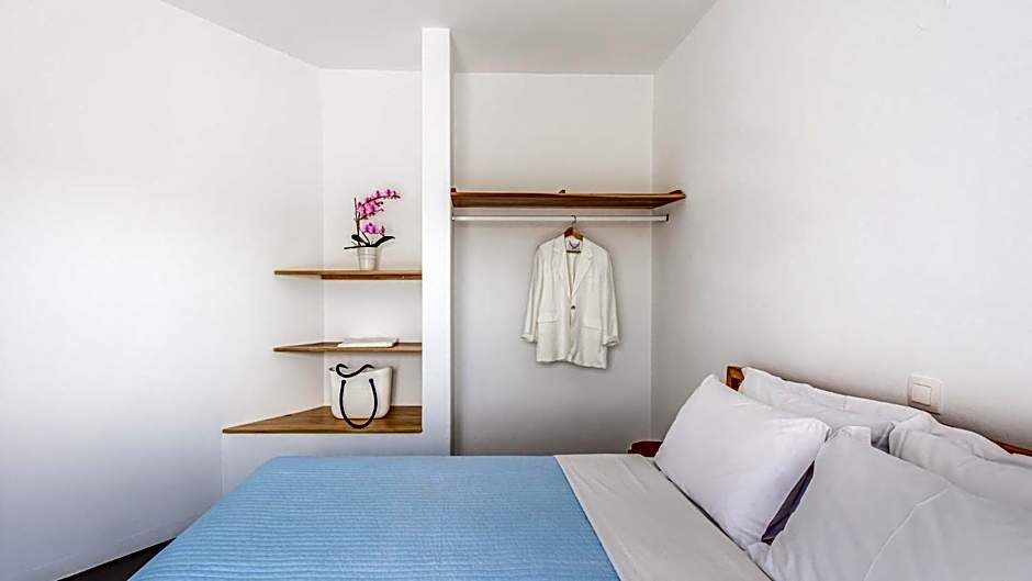 Anita Rooms & Suites Milos