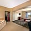 La Quinta Inn & Suites by Wyndham Oklahoma City Yukon