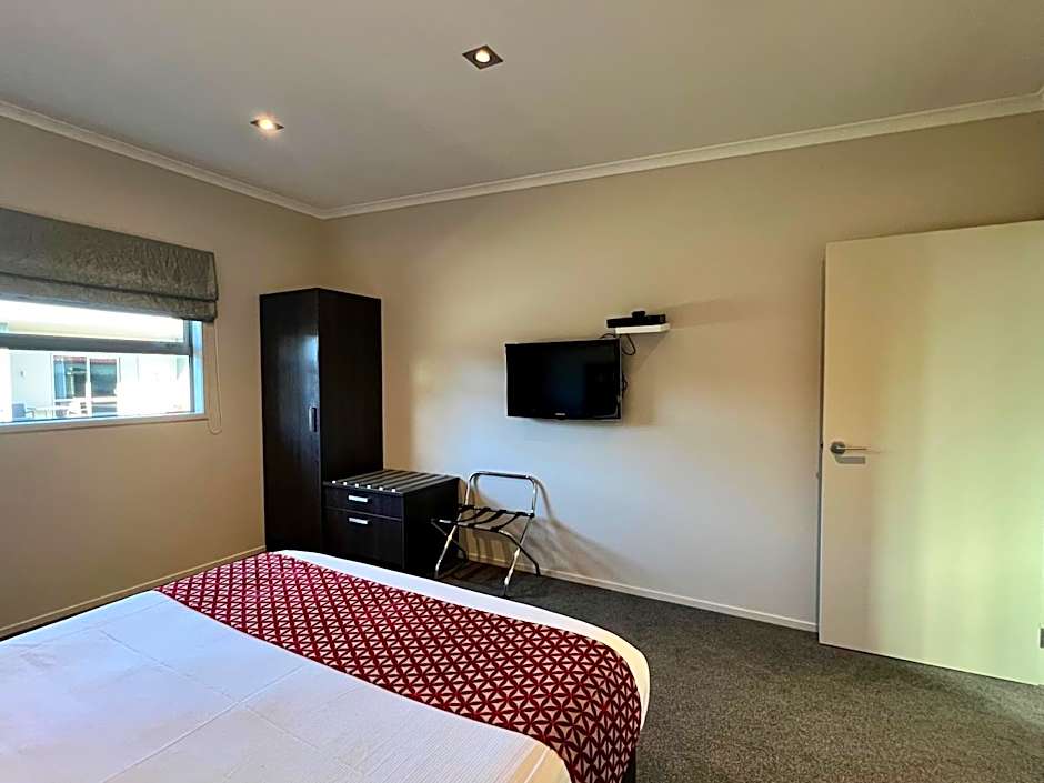 37 The Landing Motel