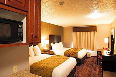 2 Queen Beds Non-Smoking Microwave And Refrigerator Wi-Fi Full Breakfast
