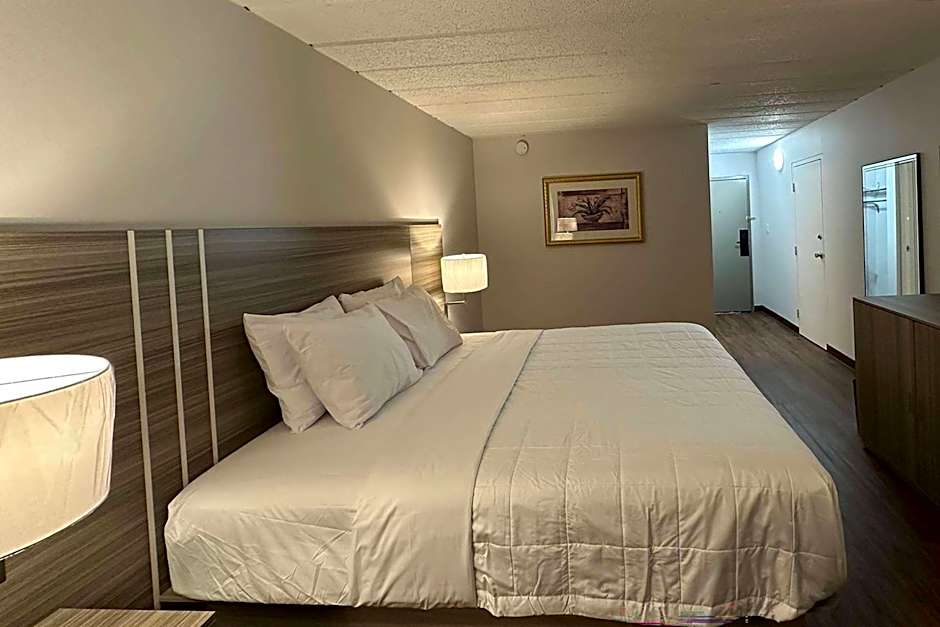 Photo 1 of 5 of Baymont by Wyndham Milesburg