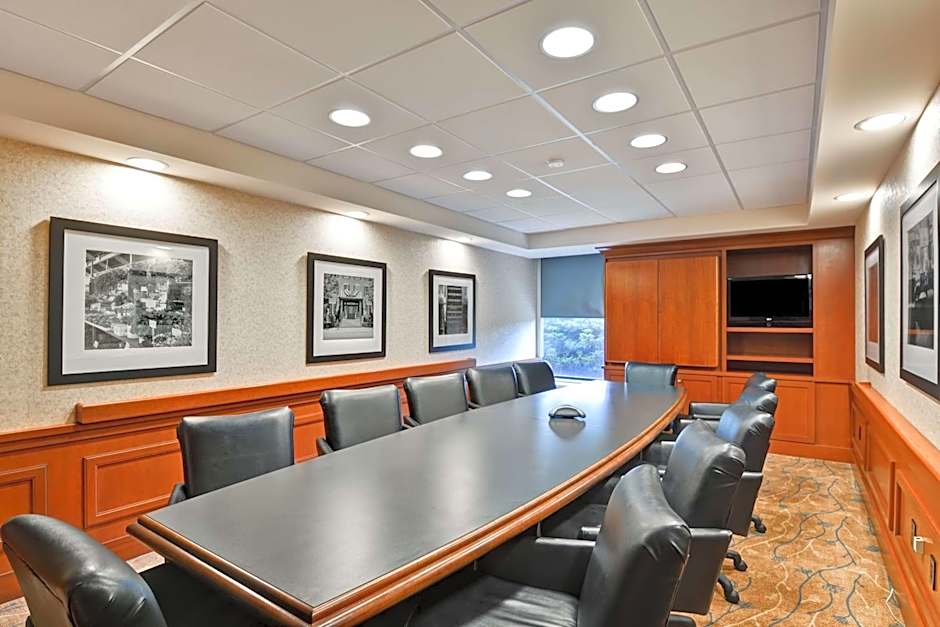 Hampton Inn By Hilton Hendersonville