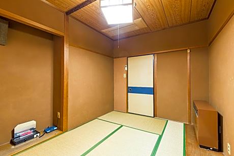 Japanese-Style Twin Room with Shared Bathroom - Smoking