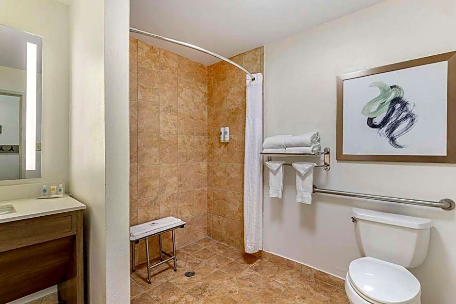 Comfort Suites