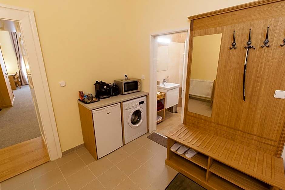 Karlova 25 Apartments