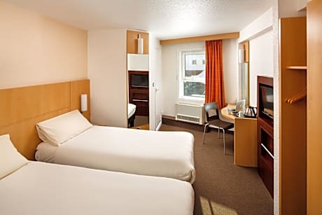 Twin room with 2 beds