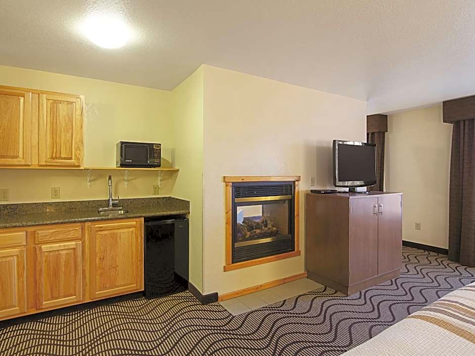 Best Western Plus Riverfront Hotel and Suites