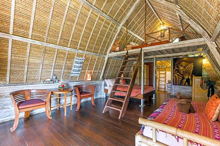 milo's home bungalow