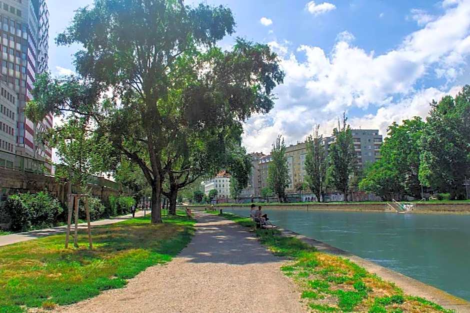 Grand Quarters City Residence