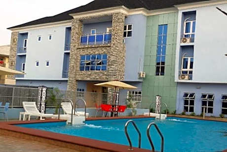 L'avalon Hotel and Suites