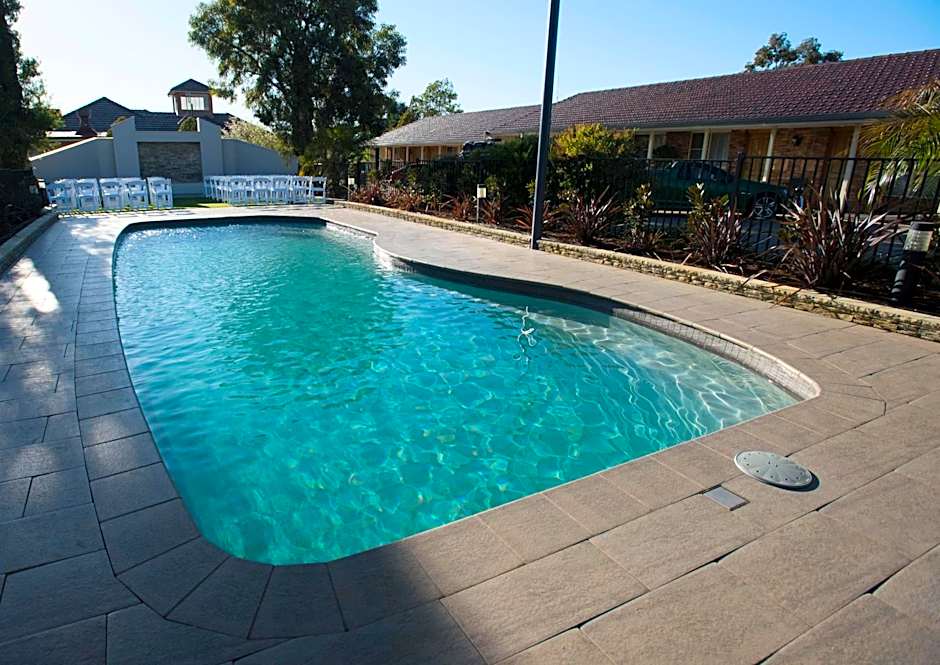 Best Western Plus All Settlers Motor Inn