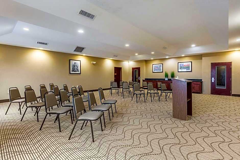 Comfort Suites Galveston Cruise Port Area - Beachside