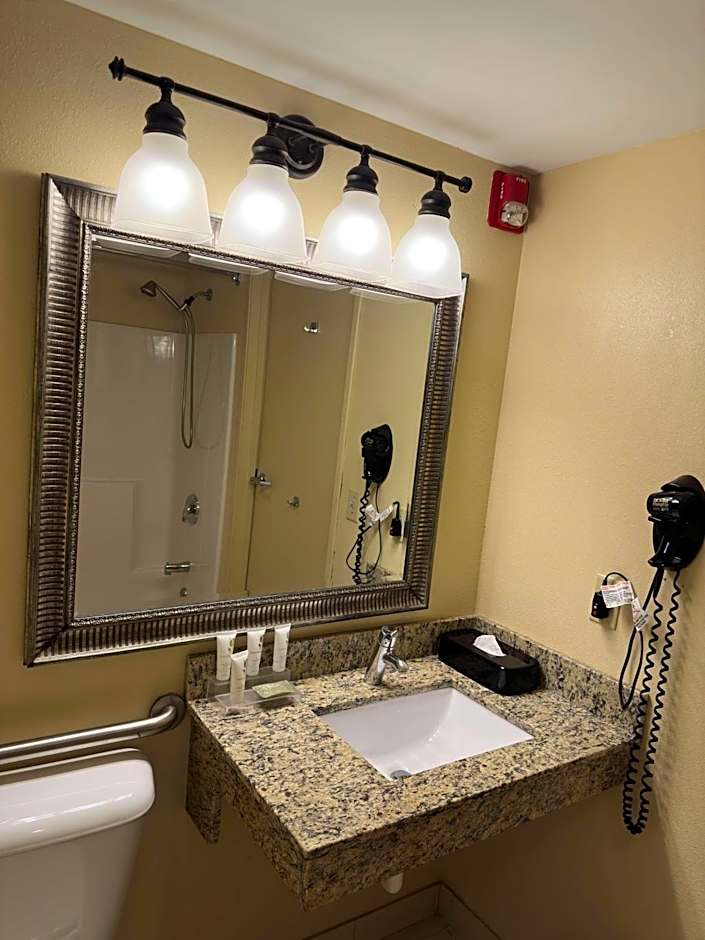 Country Inn & Suites by Radisson, Macedonia, OH