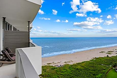 2BR 2BA with ocean views in Luxury Resort Amrit