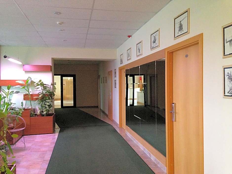 Sky High Hotel Airport 200 meters from the terminal