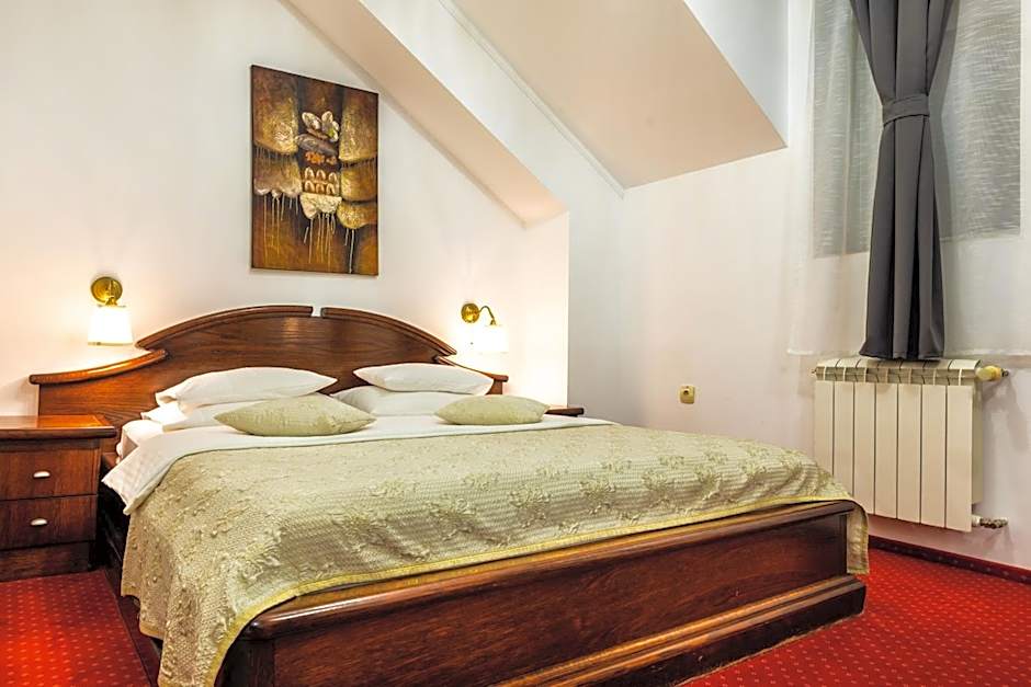 Garni Hotel Royal Crown