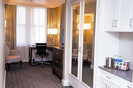 One-Bedroom King Suite