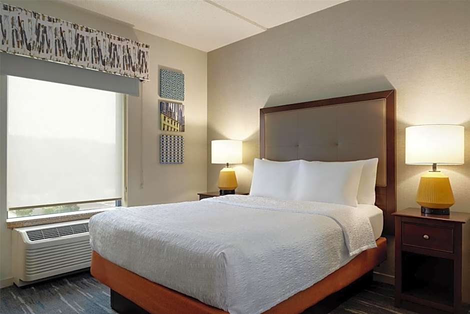 Hampton Inn By Hilton & Suites Pittsburgh/Harmarville