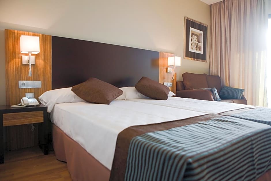 Hotel y Apartamentos Conilsol