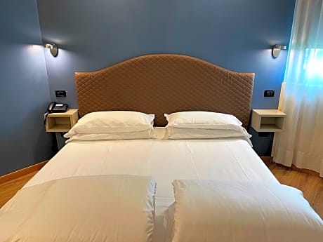Superior Double Room (2 Twin Beds)