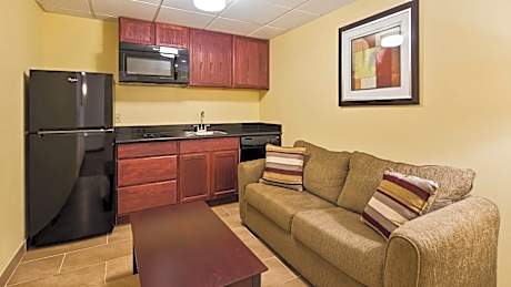 Queen Suite with Two Queen Beds and Sofa Bed - Kitchenette/Non-Smoking