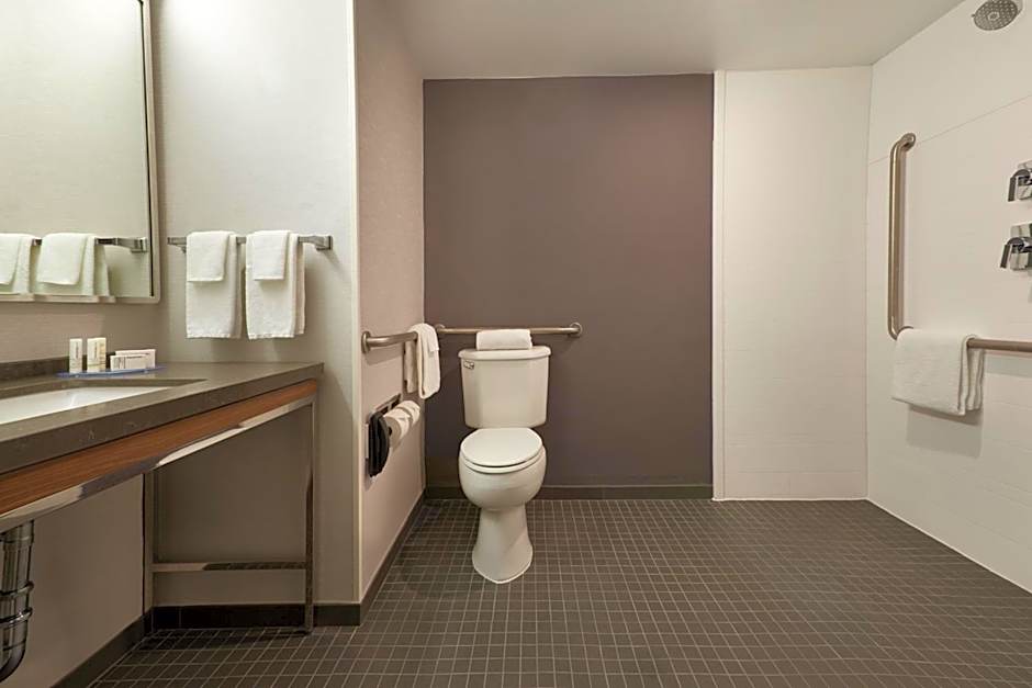 Courtyard by Marriott Toronto Markham