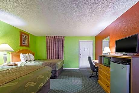 Queen Room with Two Queen Beds - Non-Smoking