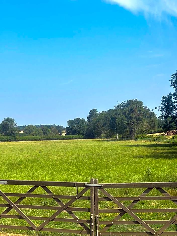 Astwell Mill Private accommodation near Silverstone