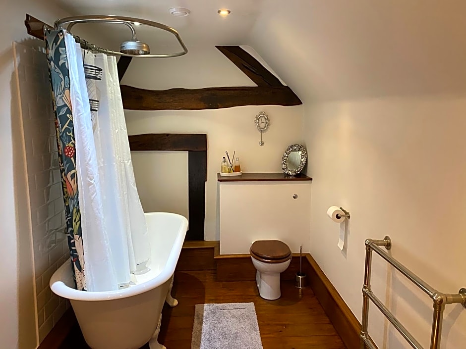 Hood Lane Farm - The Parlour - Self Catering Ground Floor Apartment
