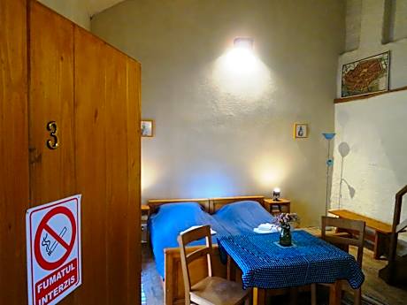 Studio - Split Level
