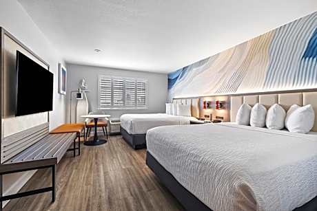 Queen Room with Two Queen Beds and Mobility/Hearing Access - Non-Smoking