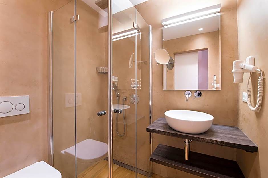 La Tambra - Residence - Central with Restaurant