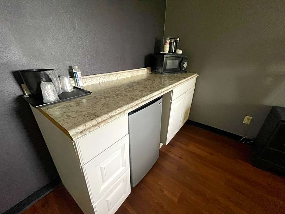 Sunnyside Inn and Suites