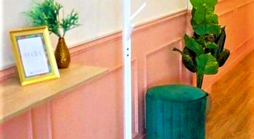 Isara Boutique Hotel and Cafe