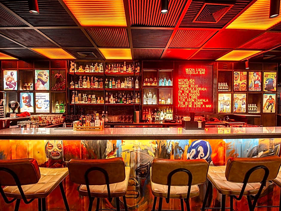 Novotel Living Bangkok Sukhumvit Legacy