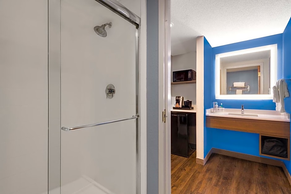 Holiday Inn Express Cambridge, an IHG Hotel