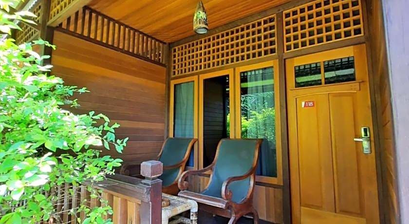 Hotel Besar Bulan Baru