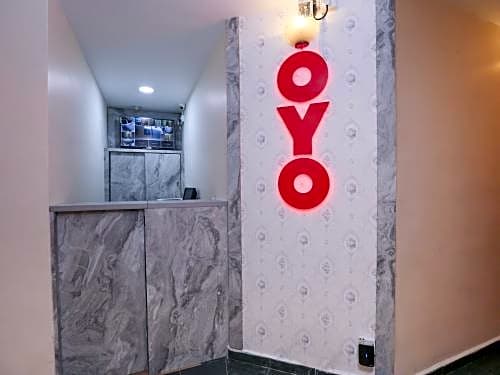OYO 89672 Eg Hotel Jj