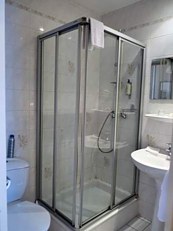 Economy Quadruple Room