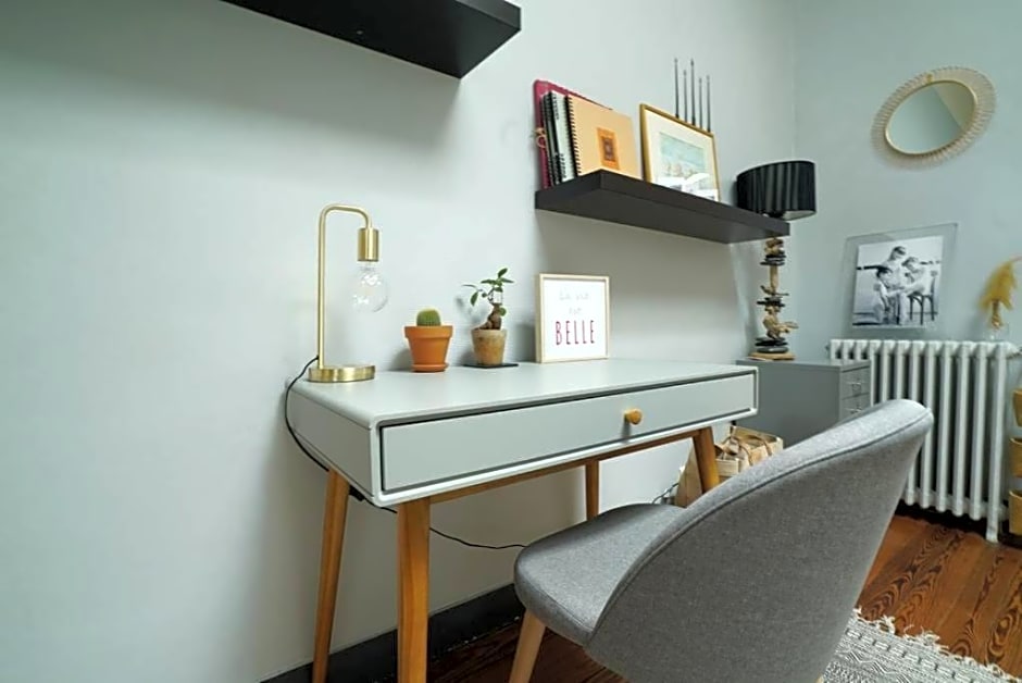 Au Petit Bonheur – Talence, FL