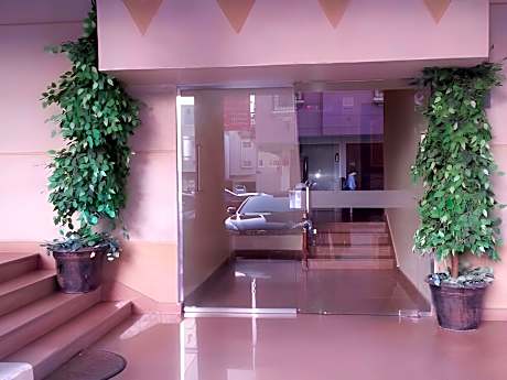 Mkani Apartments - Family Only