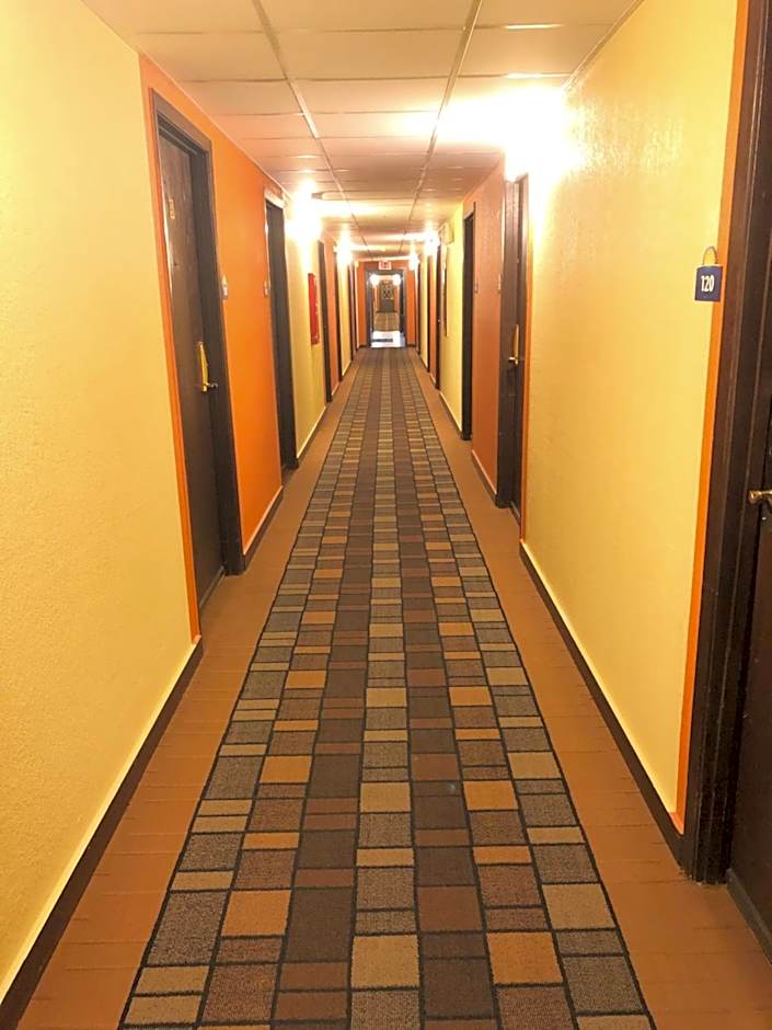 Days Inn & Suites by Wyndham Stevens Point