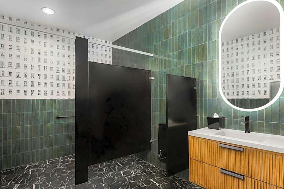 Courtyard by Marriott Houston Rice University