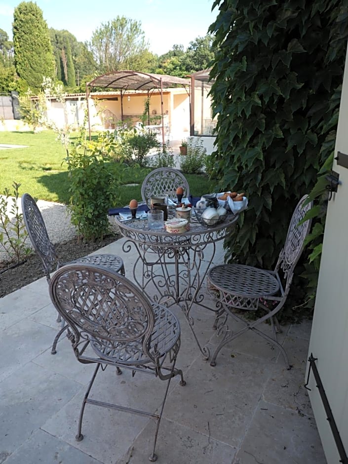 B&B Le Chat Sur Le Toit – Lourmarin, UT