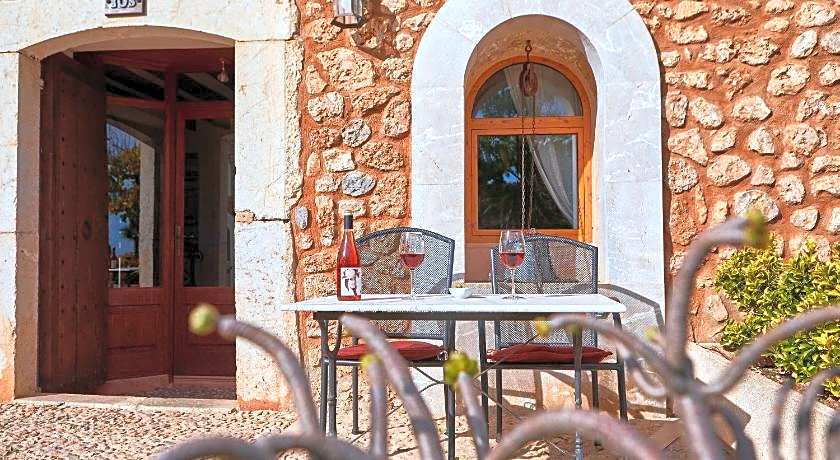 Es Quatre Cantons Hotel