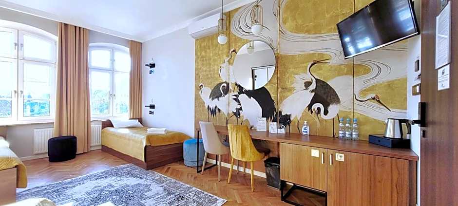 Forrest Apartments & Hostel